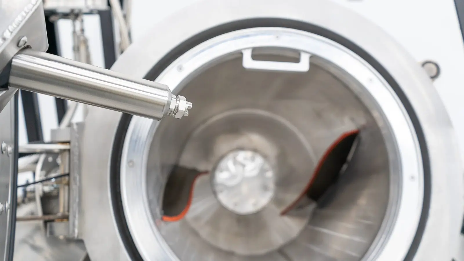 Stainless interior of the DDS FX-8 infusion drum